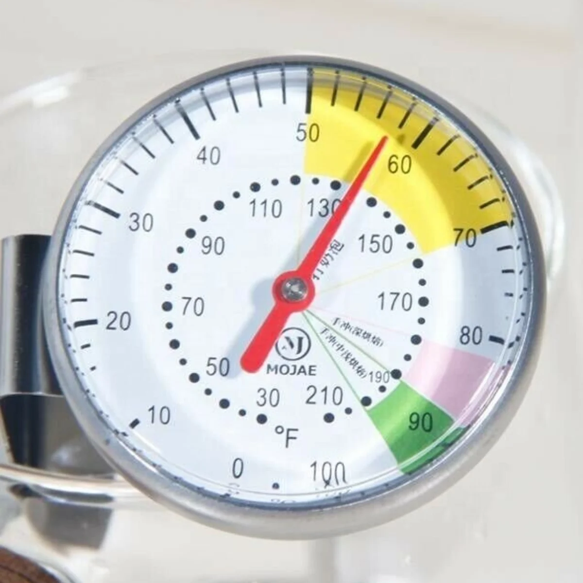 Yellow zone marks about 50 to 70 °C for steamed milk