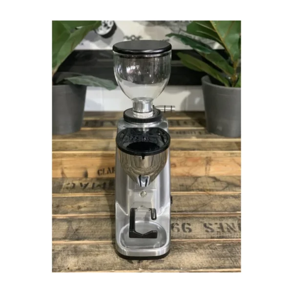 Bellezza Piccola 60 Titanio coffee grinder, silver, front view