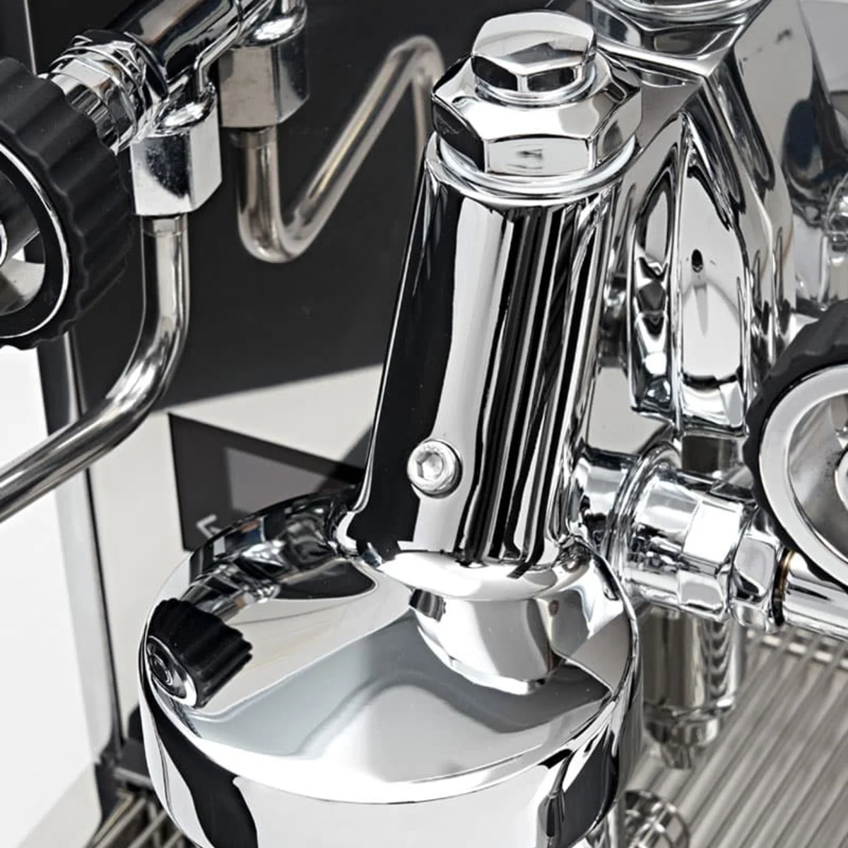 Eureka Costanza R, close-up of the chrome E61 group head