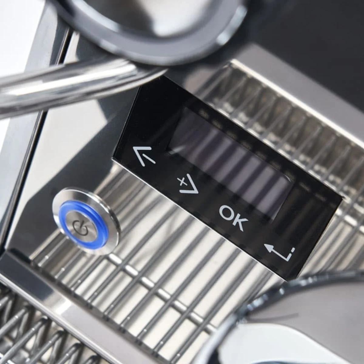 Eureka Costanza R, close-up of the touch display and power button