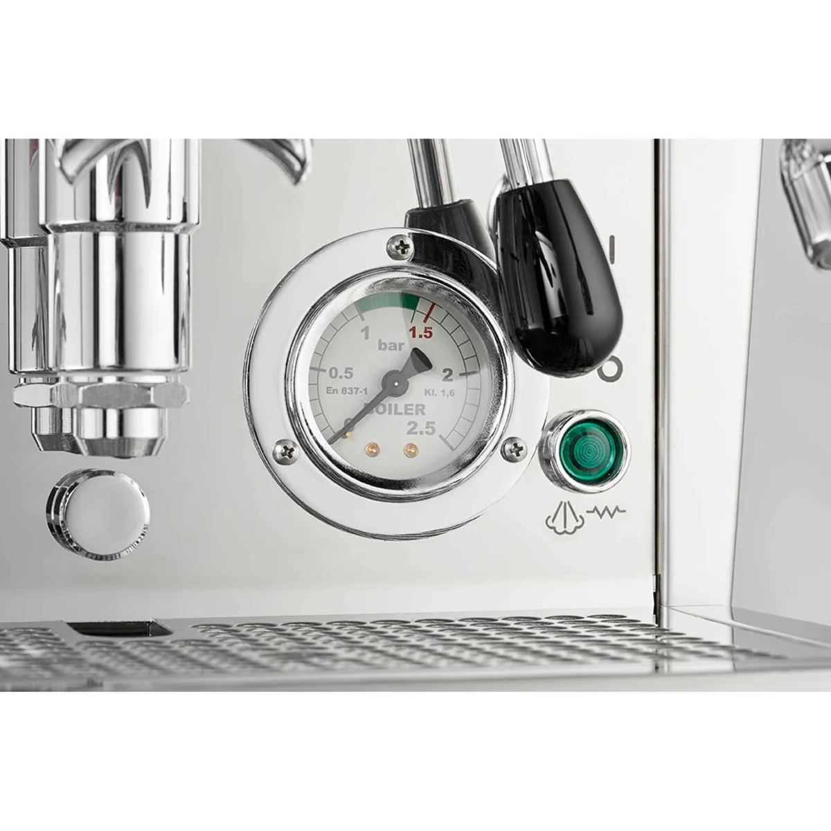 La Pavoni Botticelli Evoluzione PID, close-up of the boiler pressure gauge and heating light