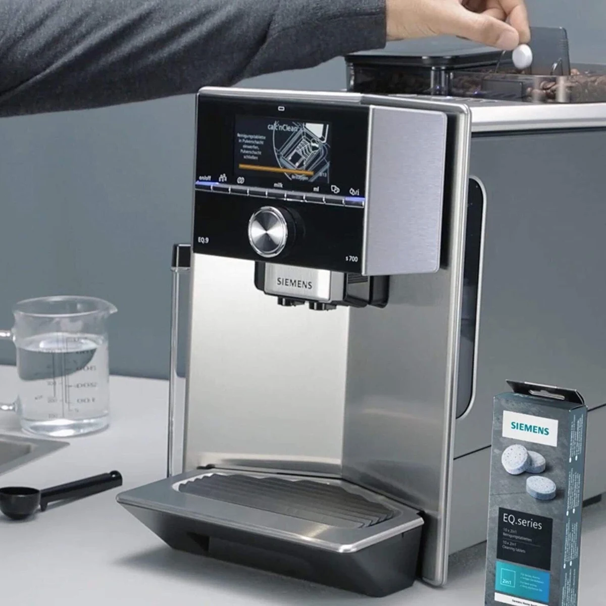 Siemens EQ.series 2-in-1 Cleaning Tablets, tablet added to an EQ.9